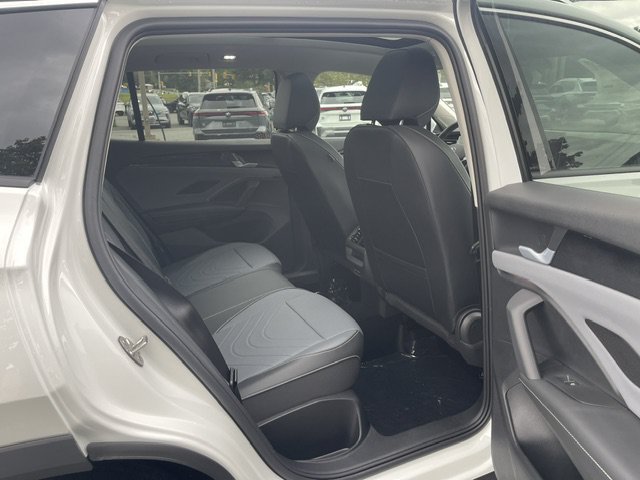 New 2026 Pure White Volkswagen 2.0T SE image 8