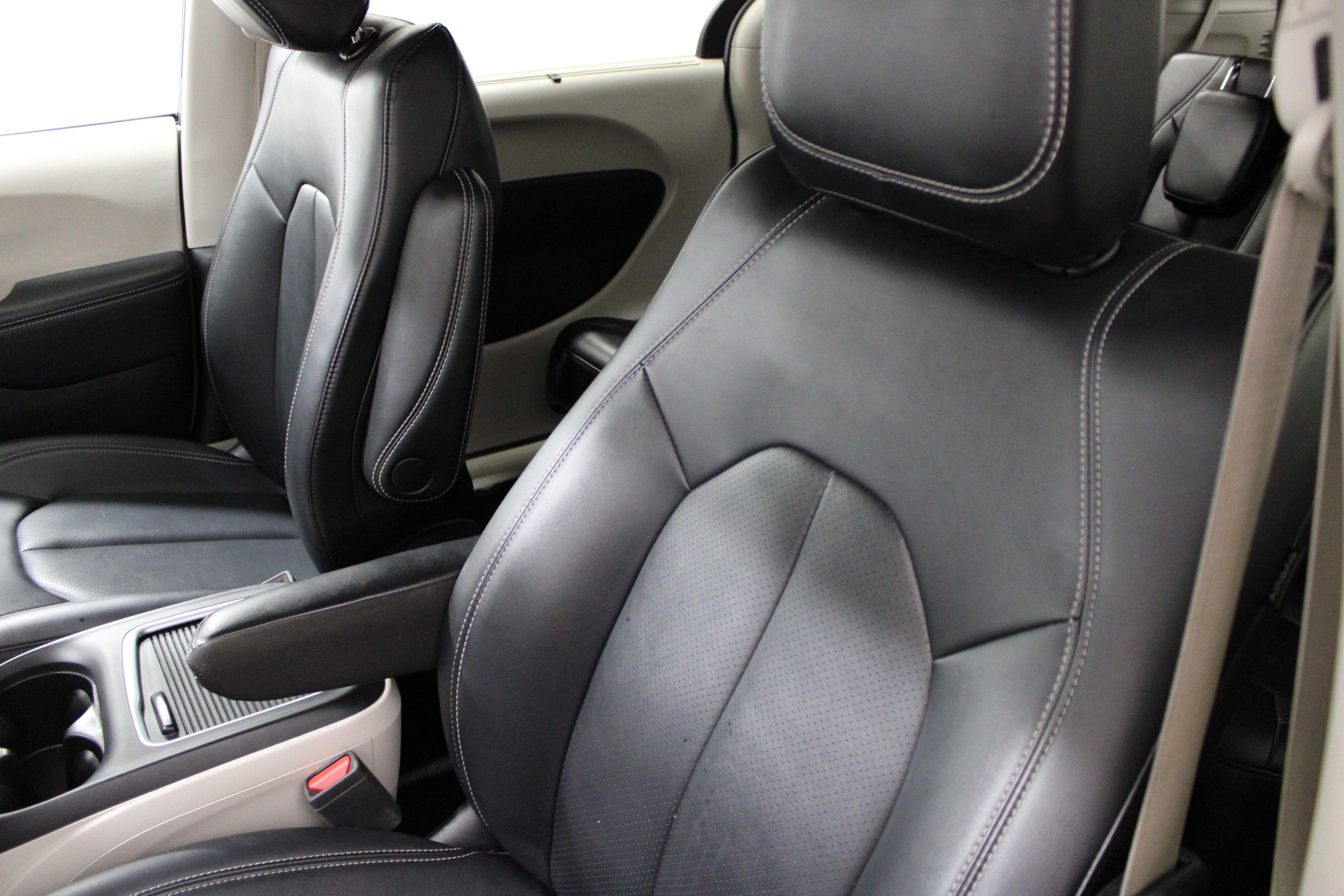 Used 2024 Bright White Clearcoat Chrysler Touring L image 6
