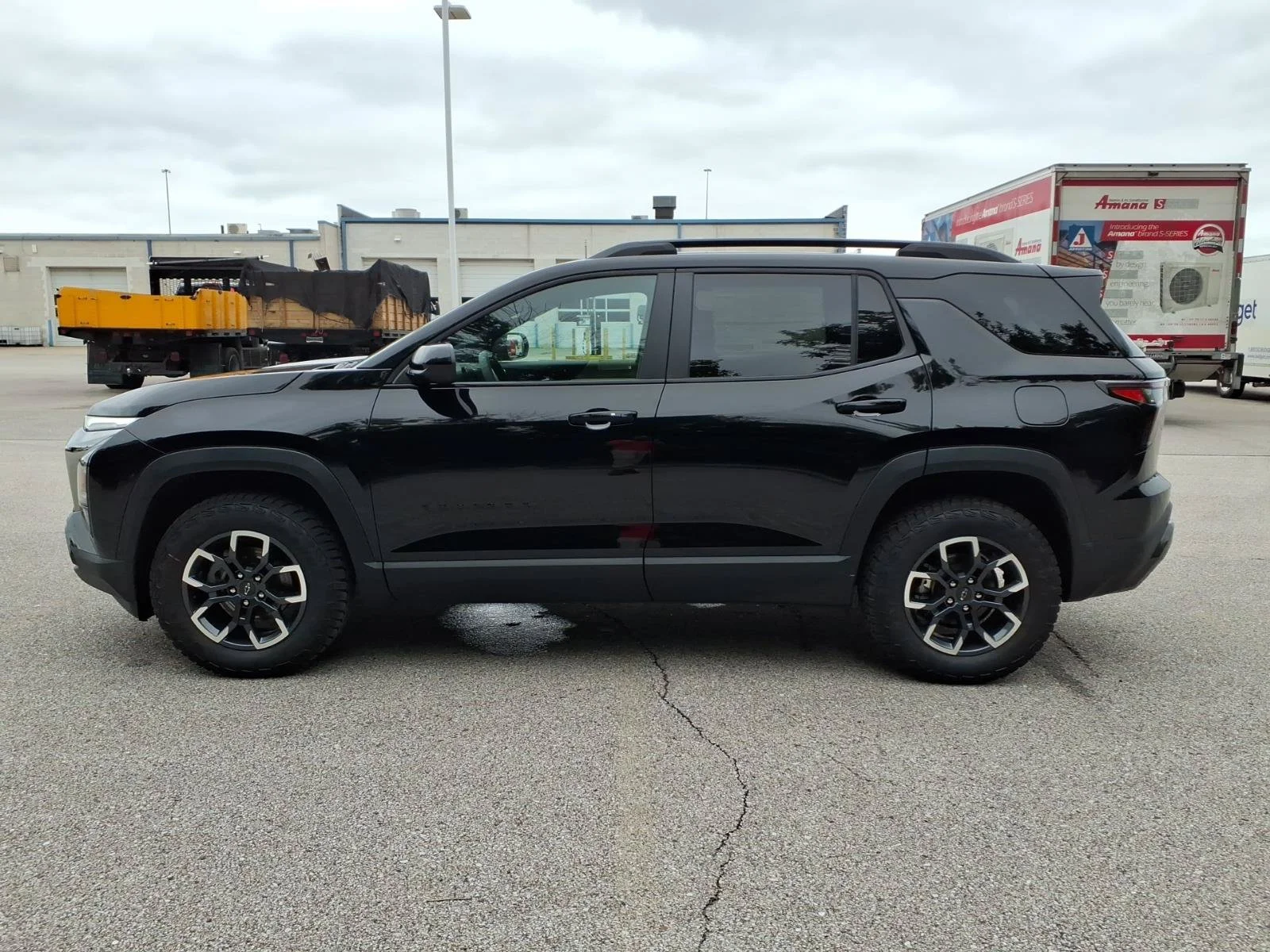 New 2026 Mosaic Black Metallic Chevrolet ACTIV image 3