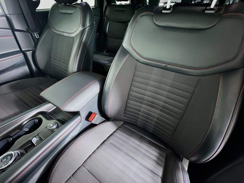 Used 2025 Carbonized Gray Metallic Ford ST-Line image 21