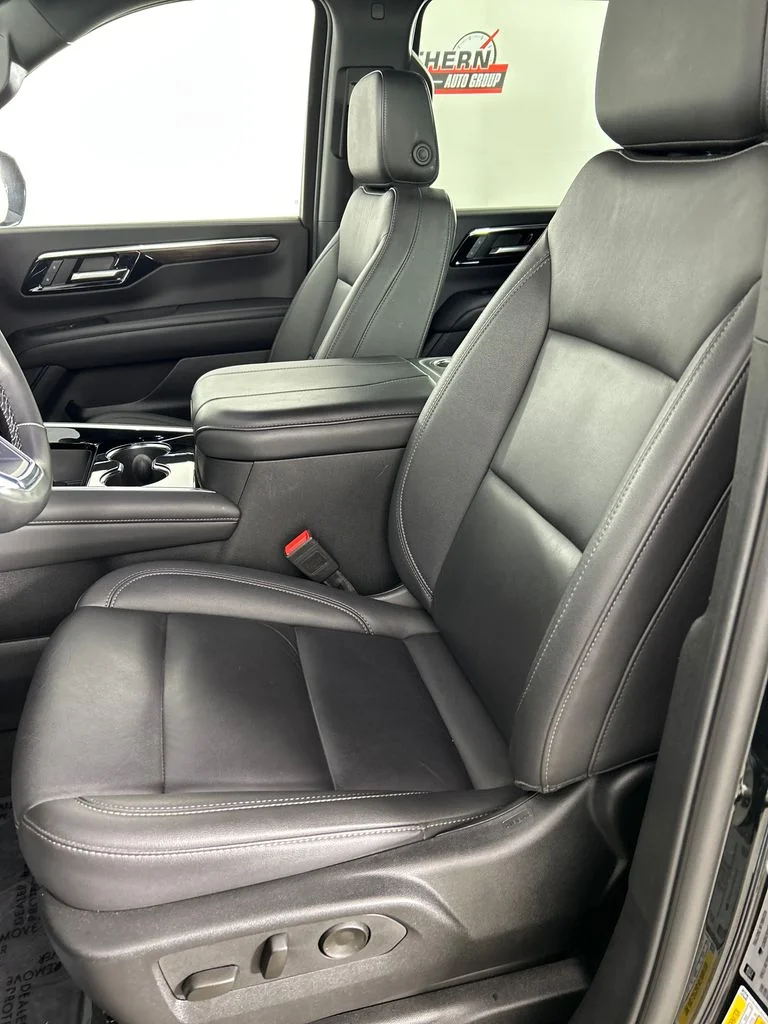 Used 2025 Black Chevrolet LT image 12