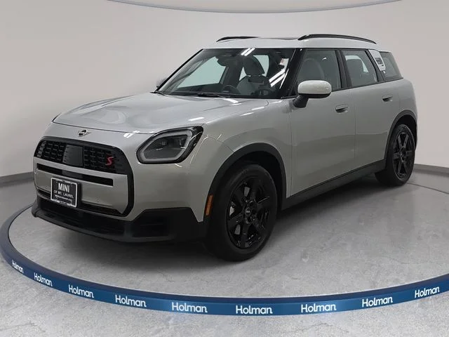 Used 2026 Silver MINI Signature Plus image 1