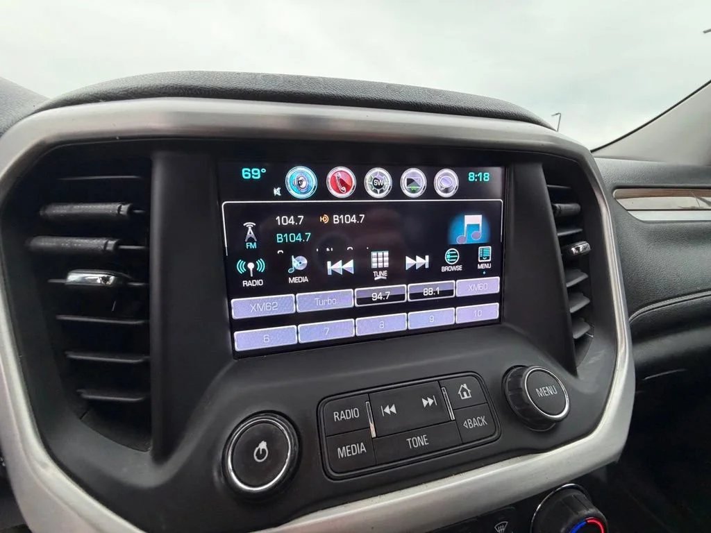 Used 2017 EBONY TWILIGHT METALLIC GMC SLE image 21