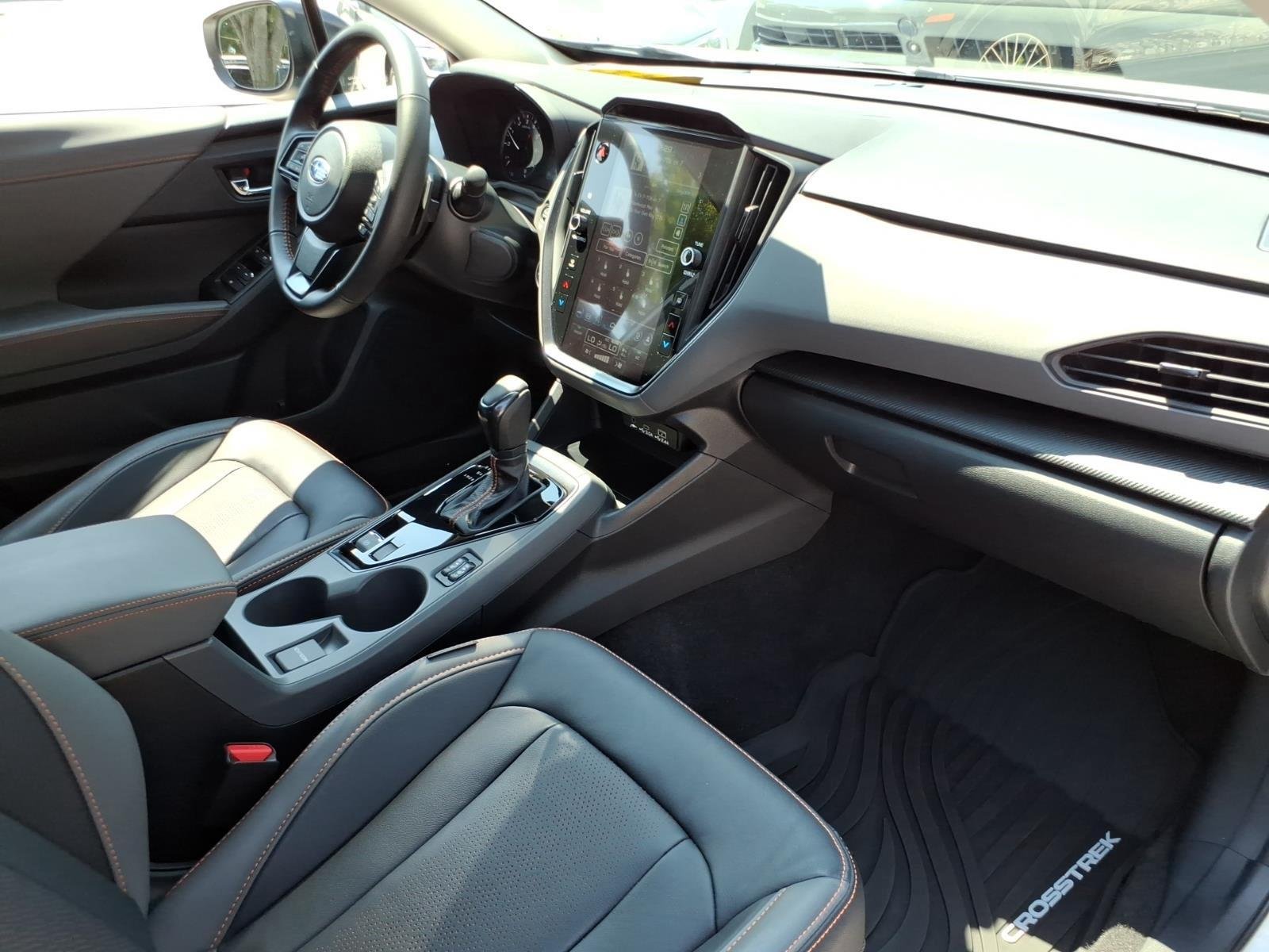 Used 2025 Crystal White Pearl Subaru Limited image 23
