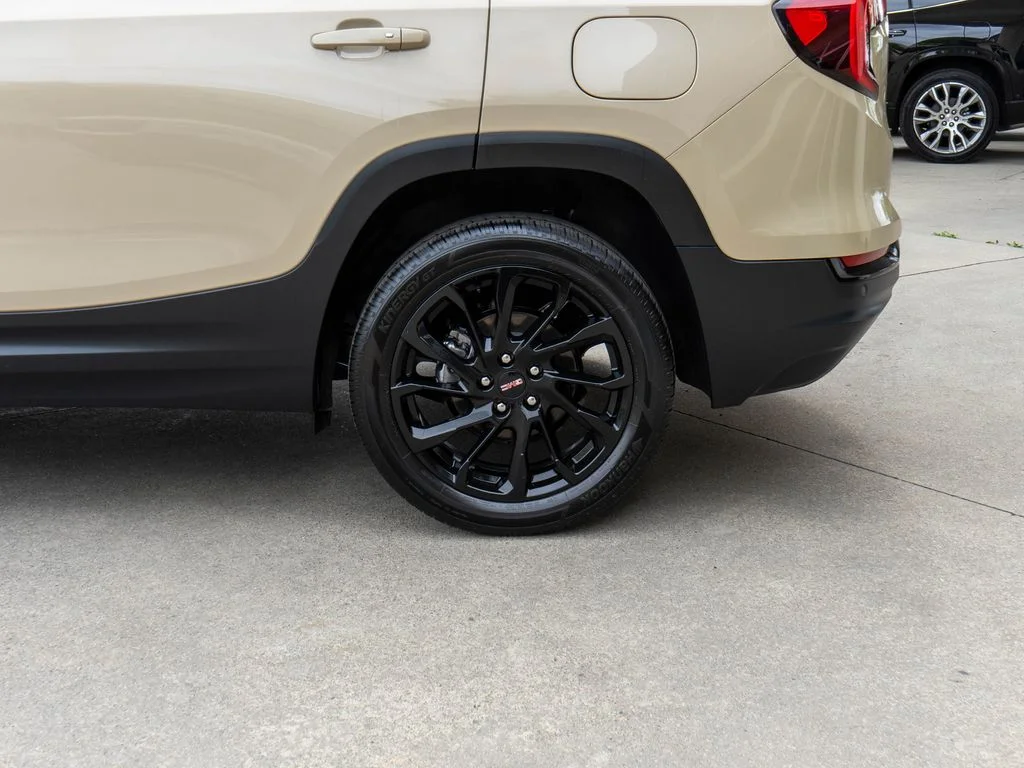 Used 2023 Beige GMC SLE image 29