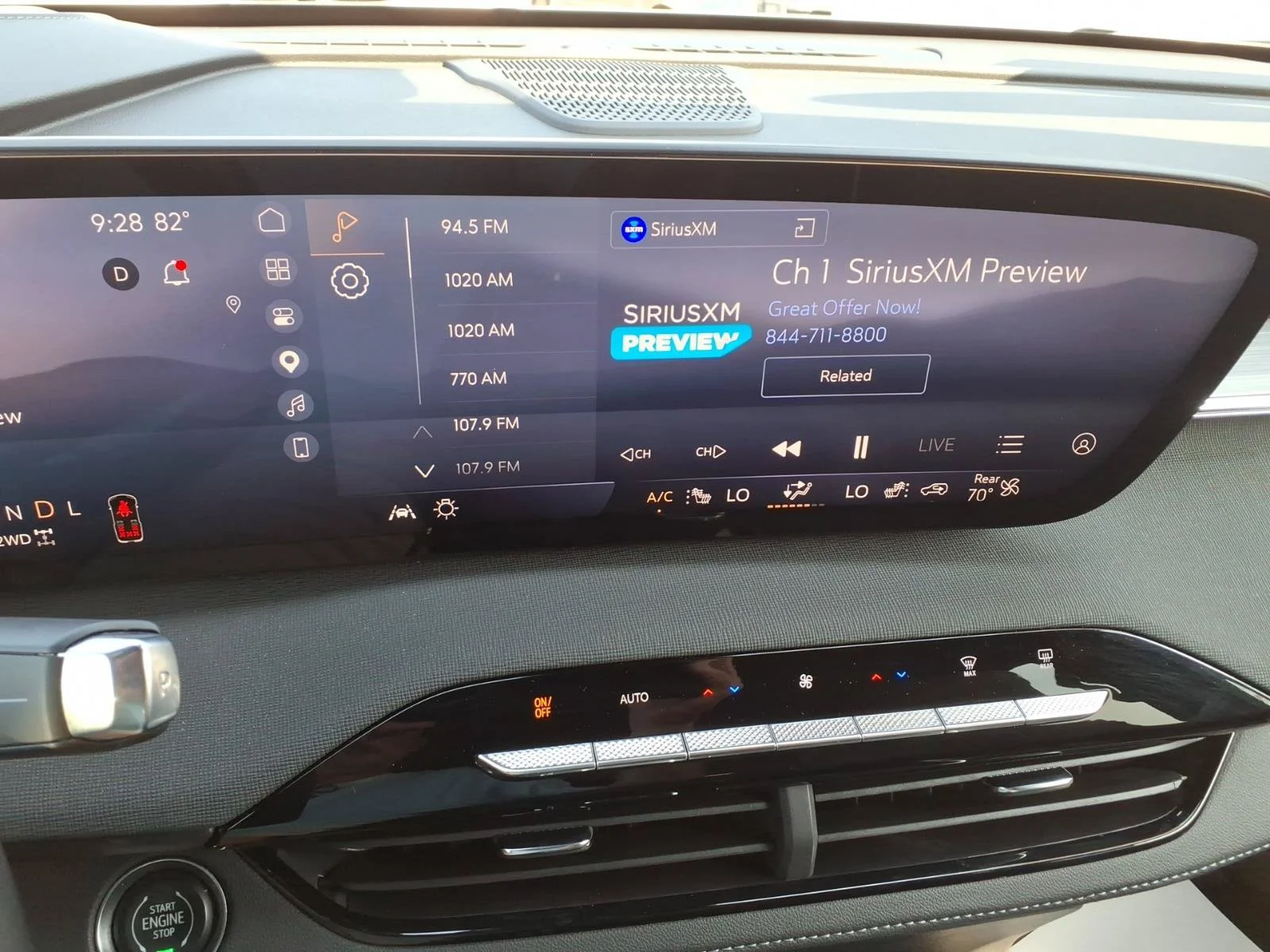 Used 2025 Summit White Gaz Buick Preferred image 19
