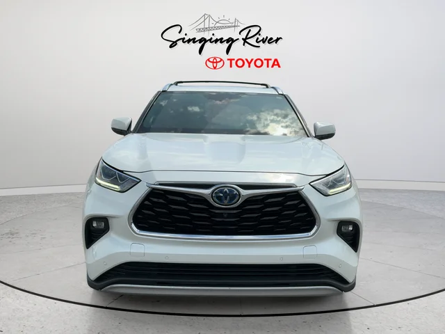 Used 2020 White Toyota Platinum image 2