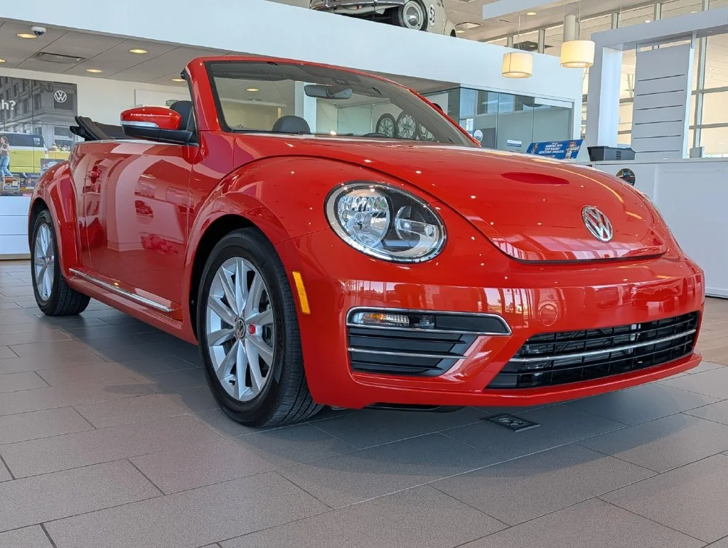 Used 2019 Orange Volkswagen 2.0T SE image 10