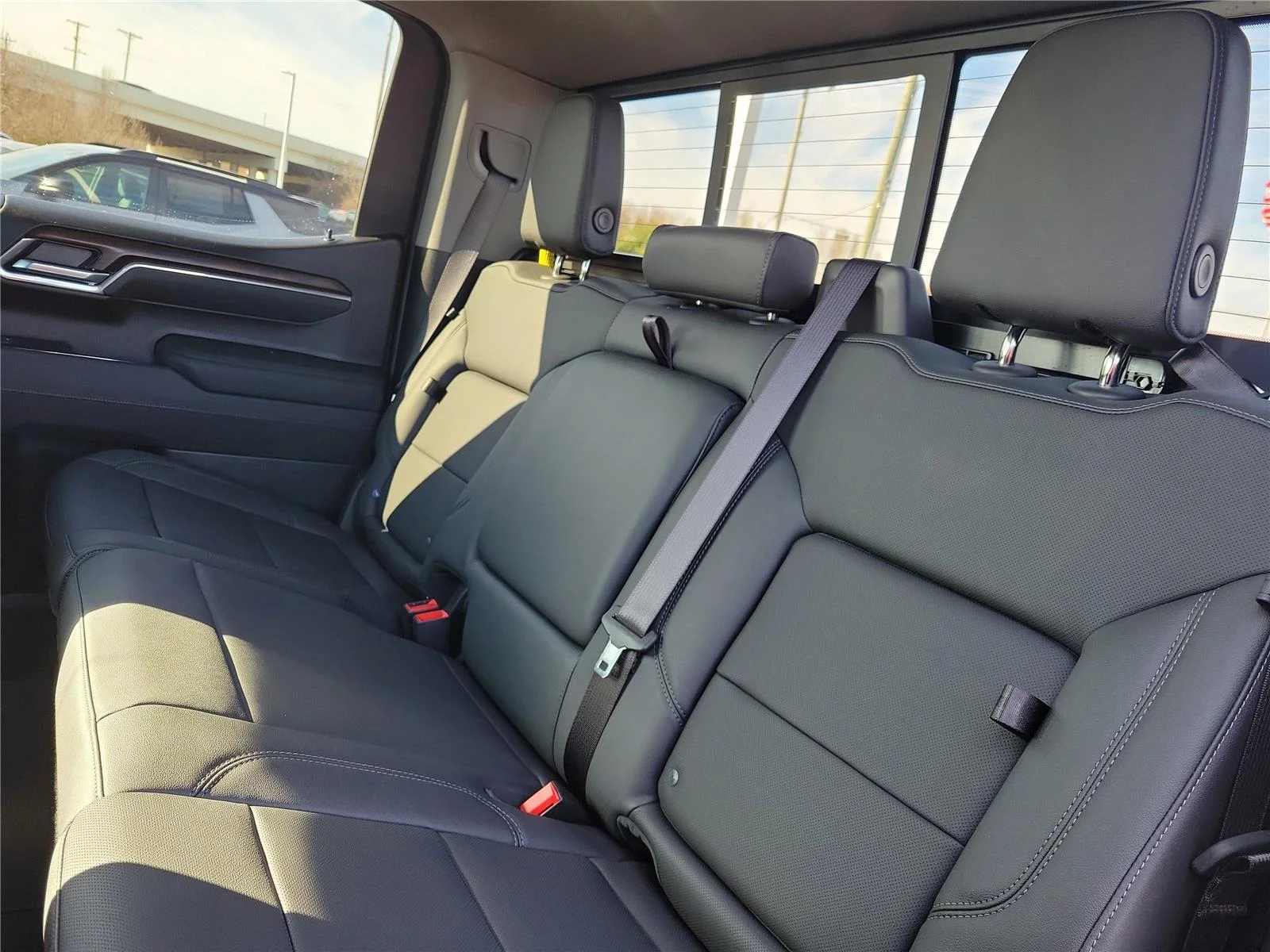2026 GMC Sierra 1500 SLT - Photo 11