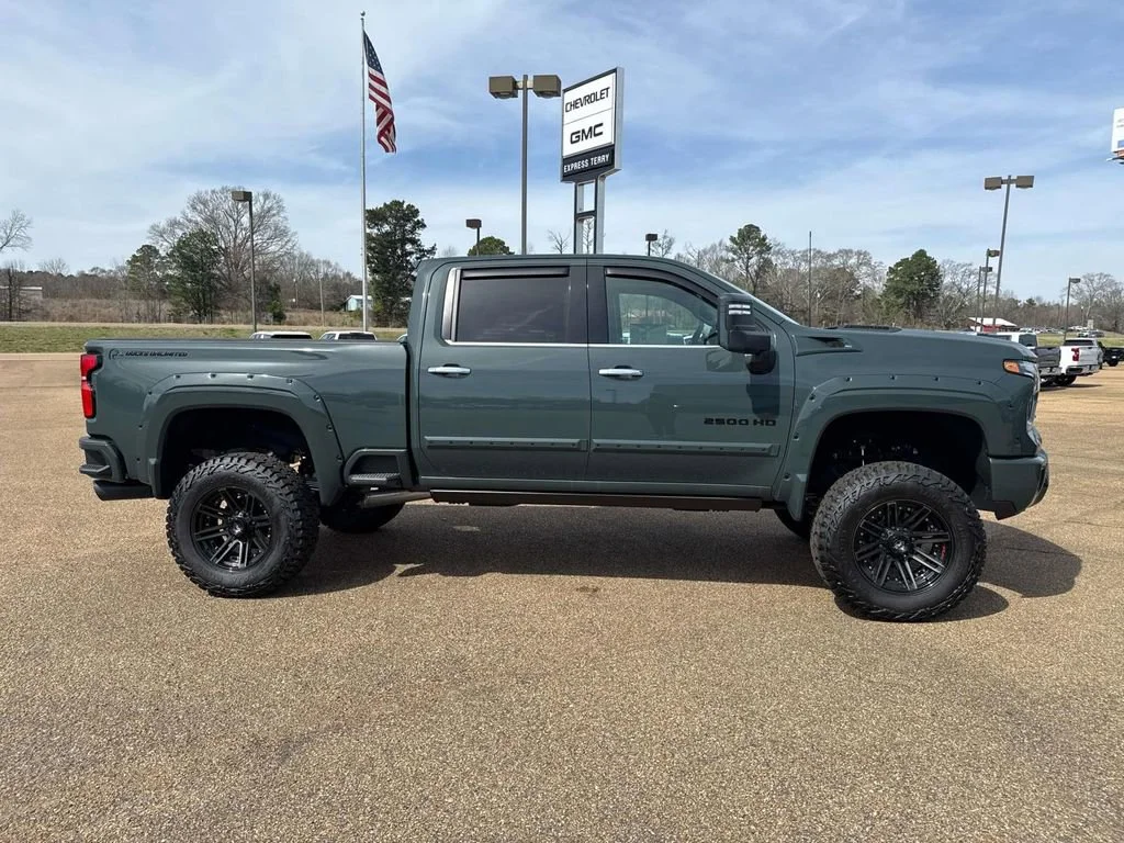 2025 Chevrolet Silverado 2500 HD LTZ - Photo 17