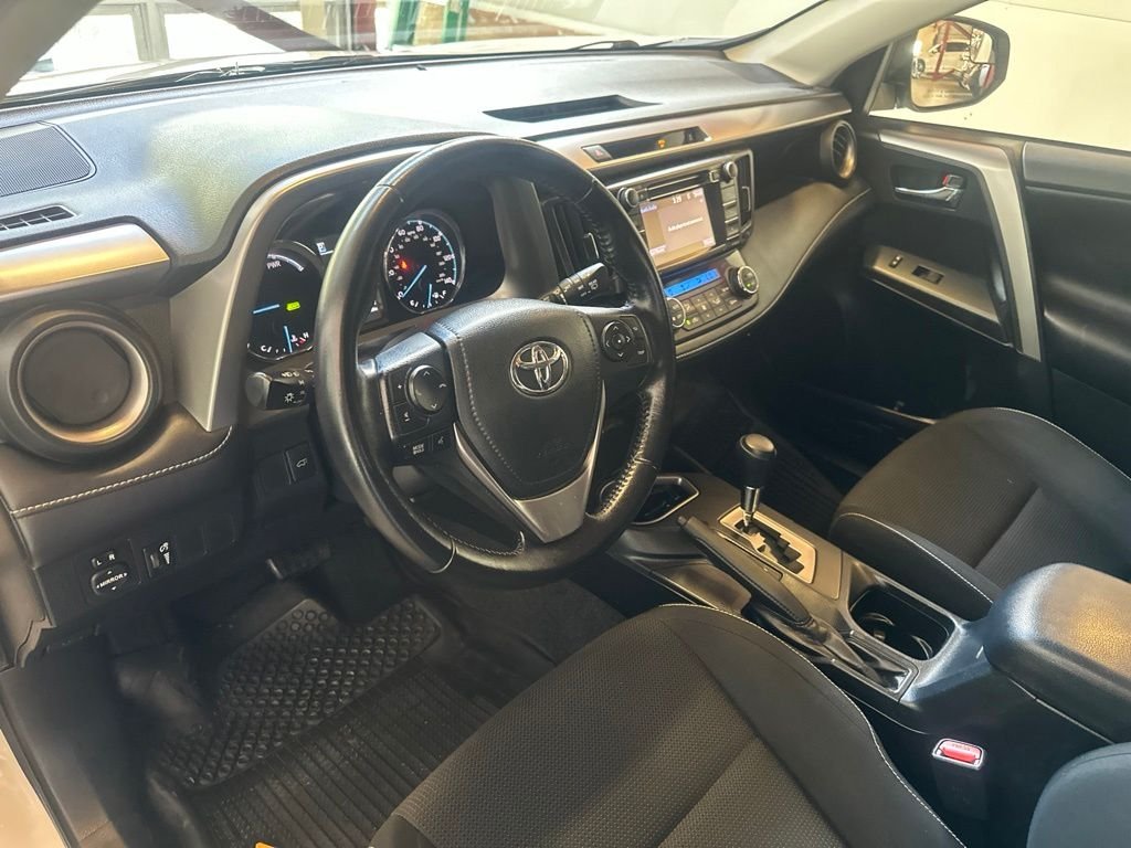 Used 2016 White Toyota XLE image 7
