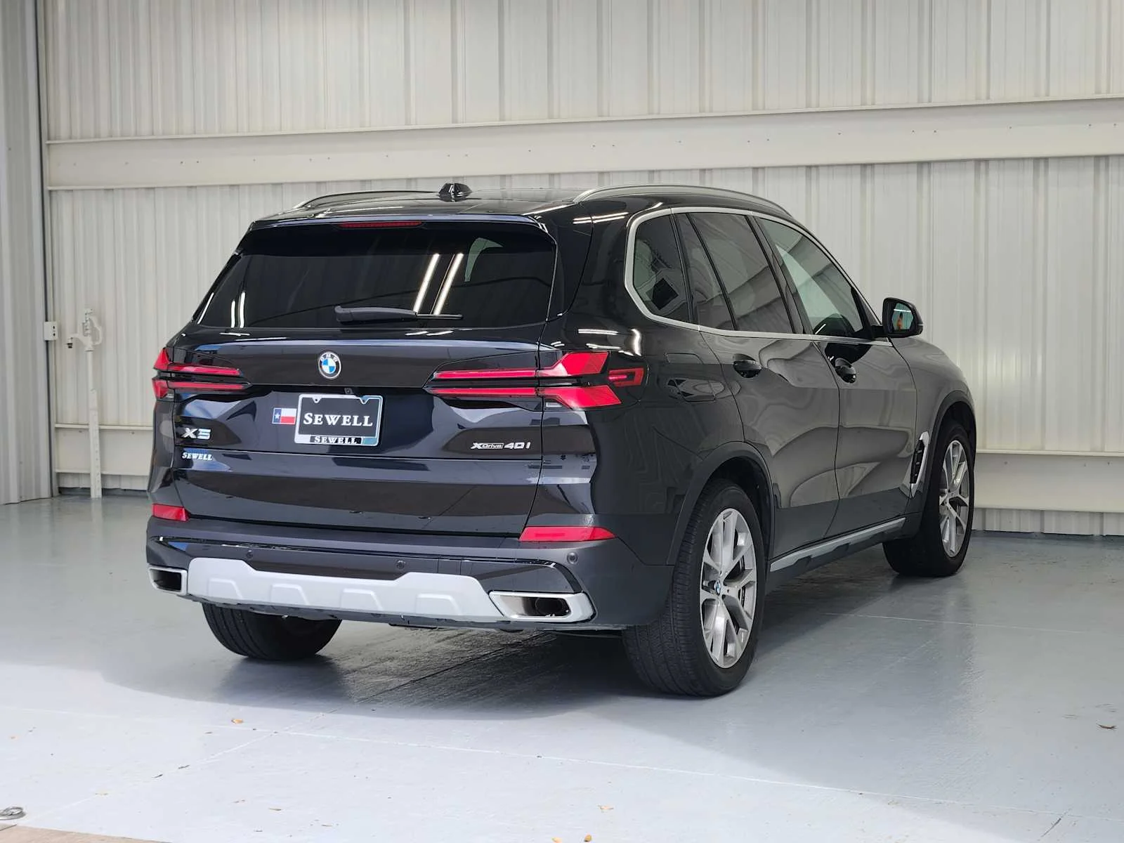 Certified Used 2024 Black Sapphire Metallic BMW xDrive40i image 4