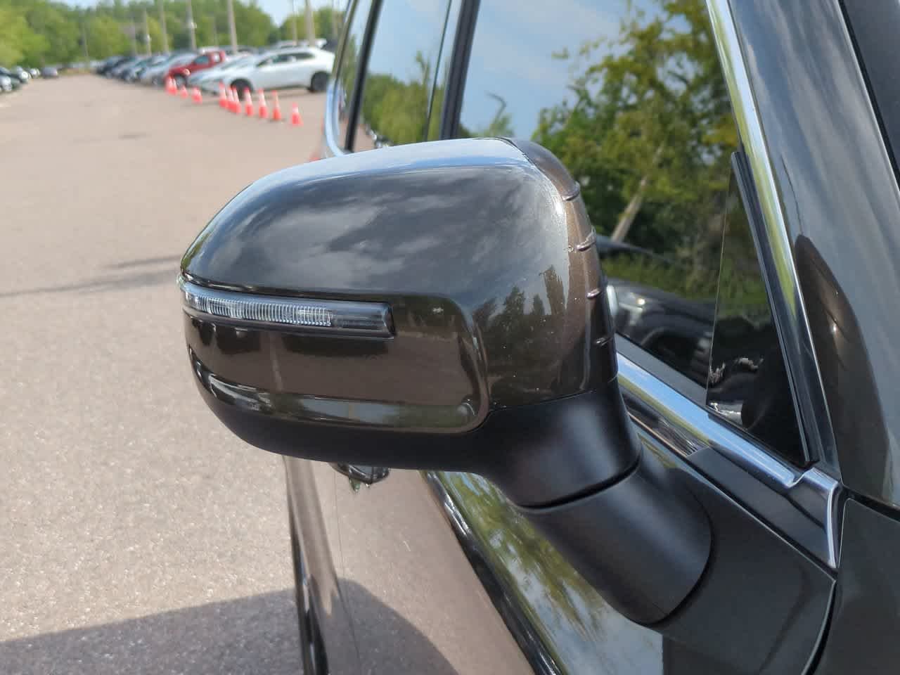 Used 2020 Dark Moss Kia EX image 12