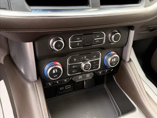 2023 GMC Yukon SLT - Photo 21