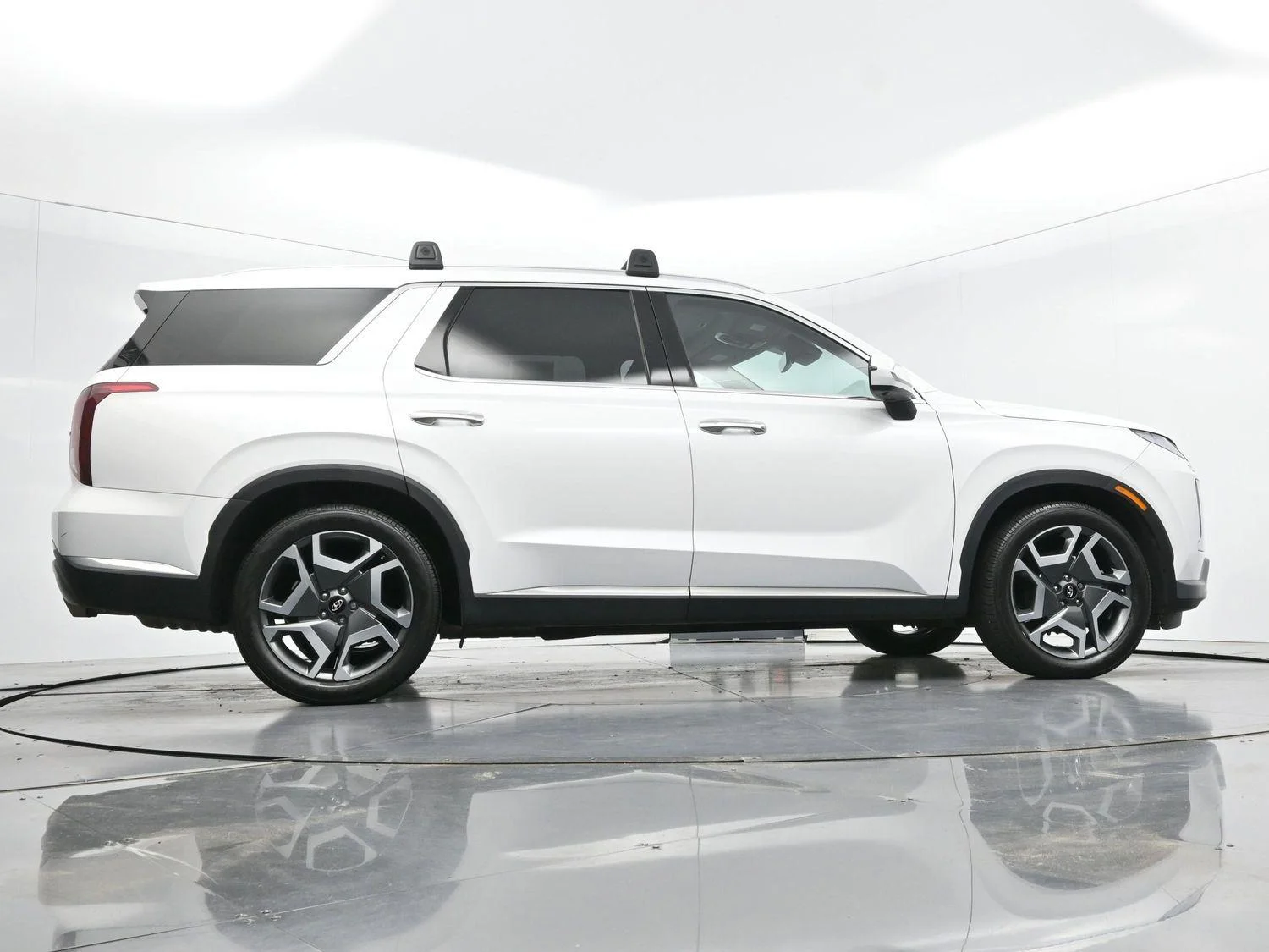 Used 2023 Hyper White Hyundai Limited image 59