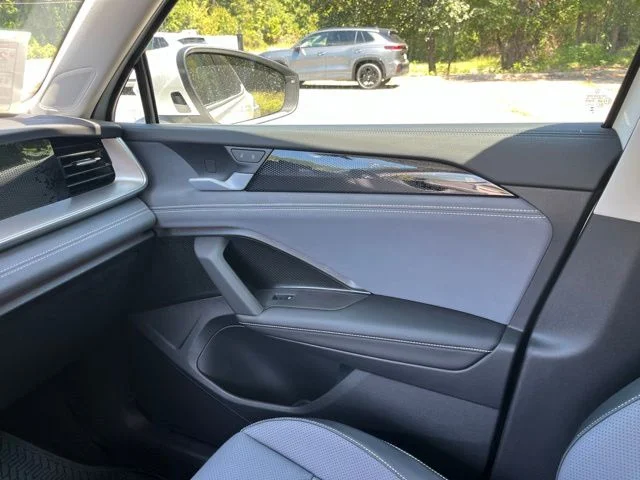 New 2026 White/off-white Volkswagen 2.0T SE image 22