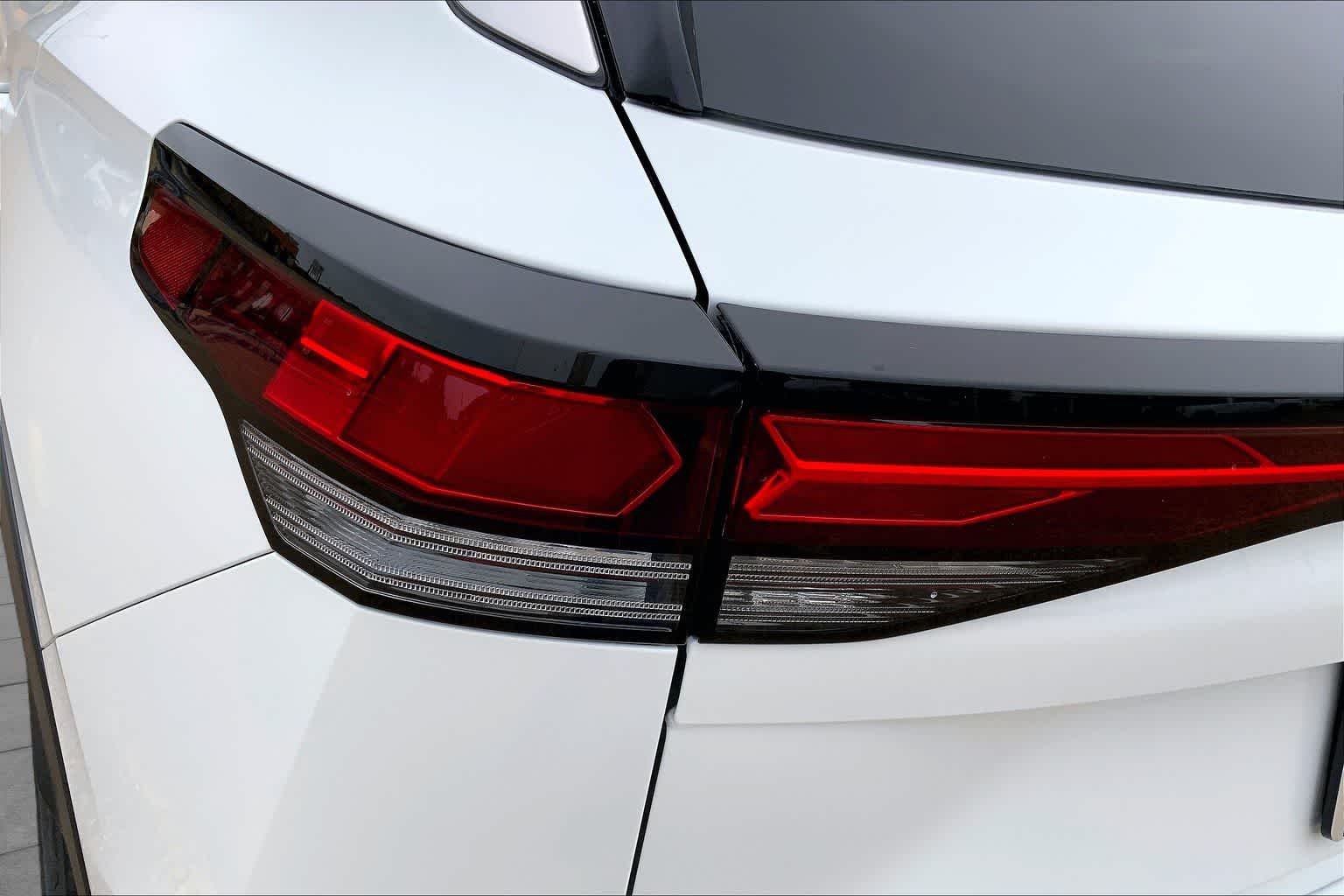 2026 Volkswagen Tiguan SE - Photo 14