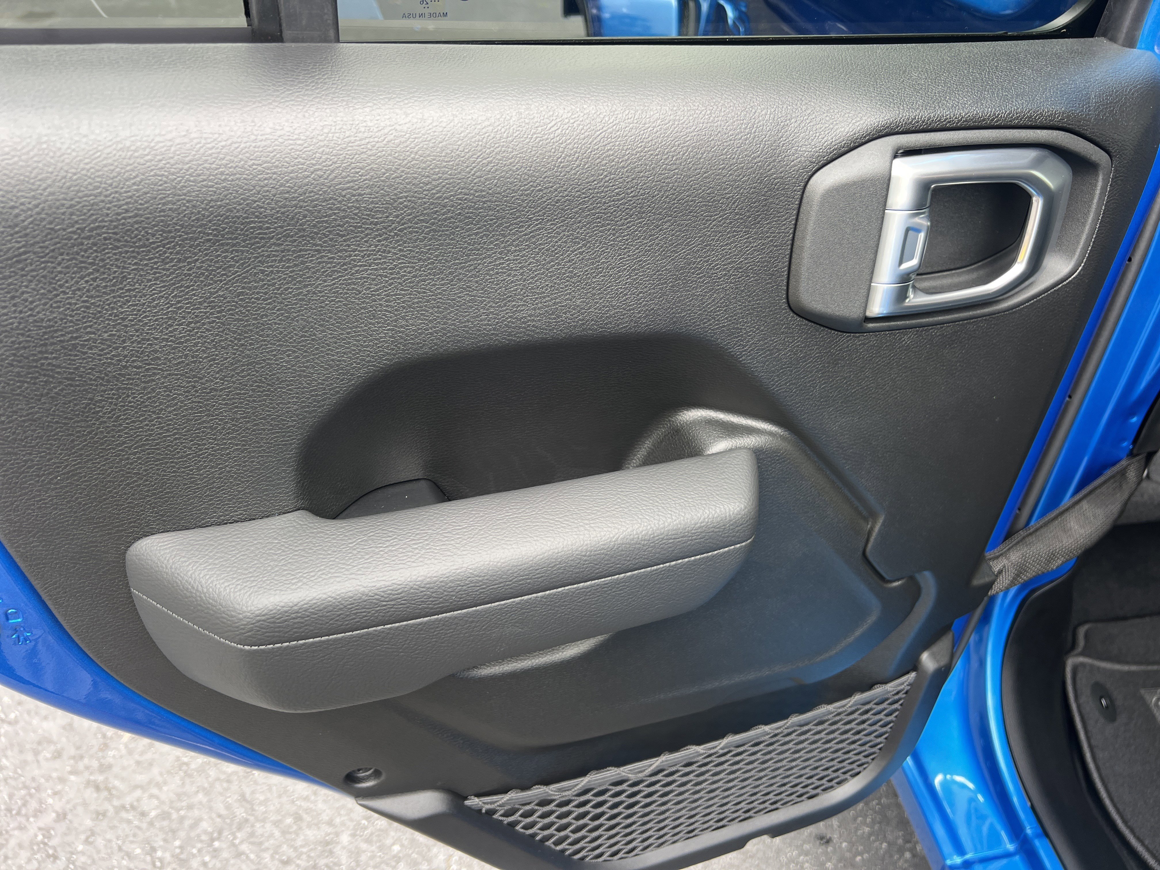 New 2026 Hydro Blue Pearl-Coat Exterior Paint Jeep Sport S image 17