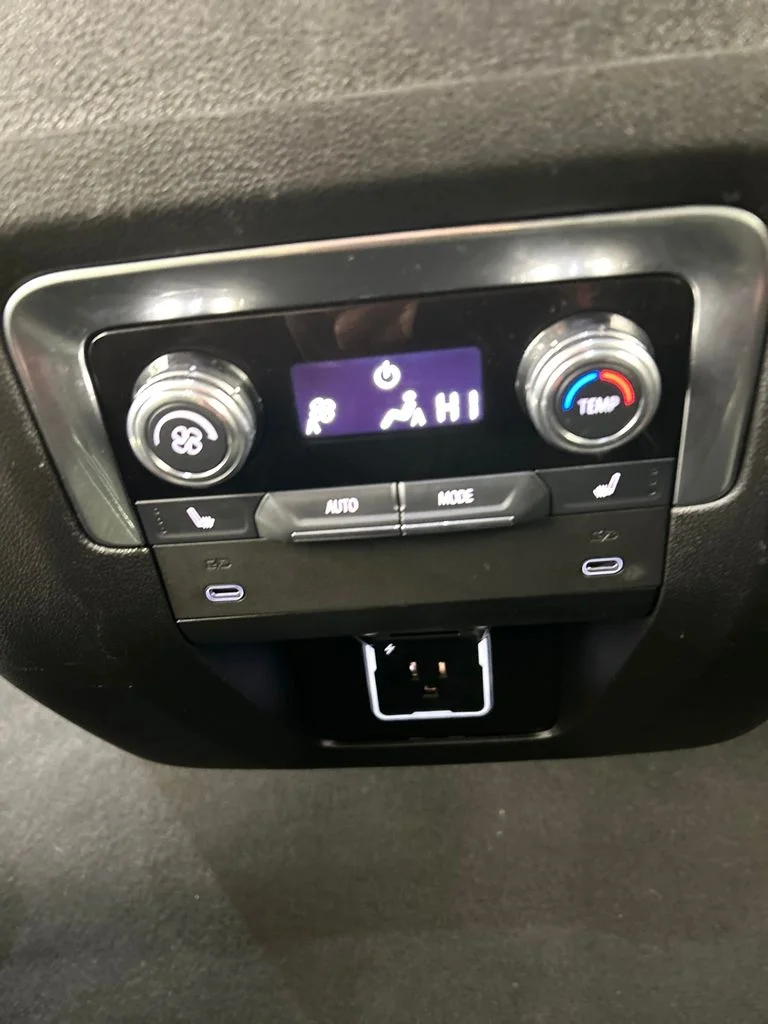 Used 2025 White GMC Denali image 20