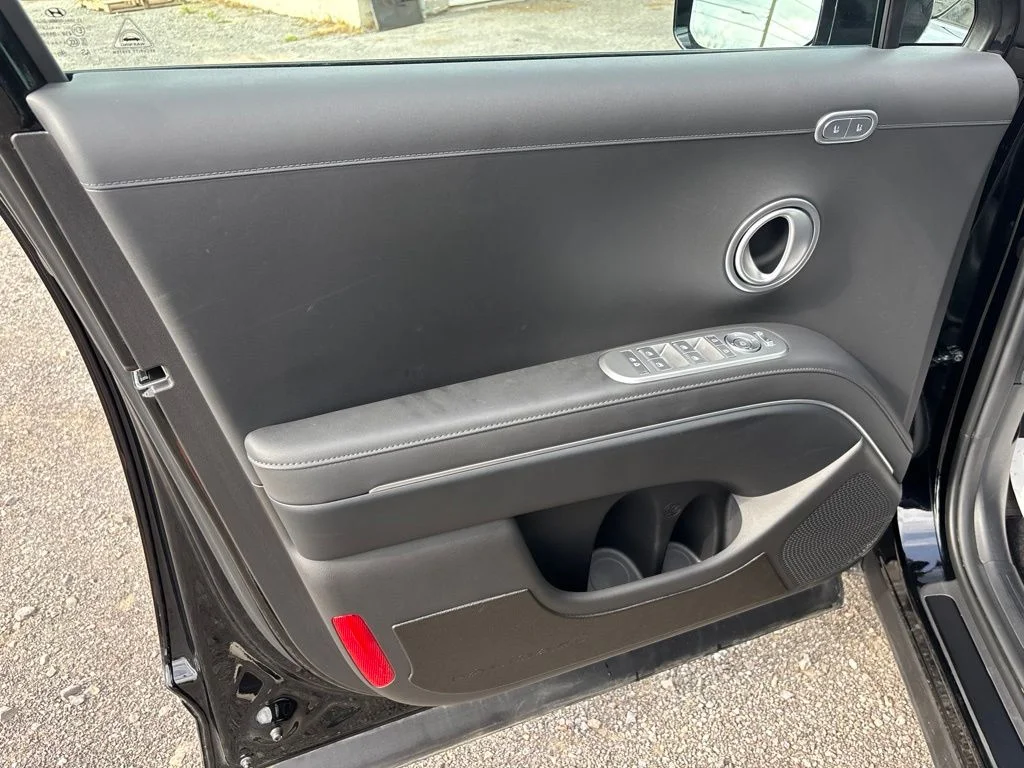 Certified Used 2026 Black Hyundai SEL Premium image 18