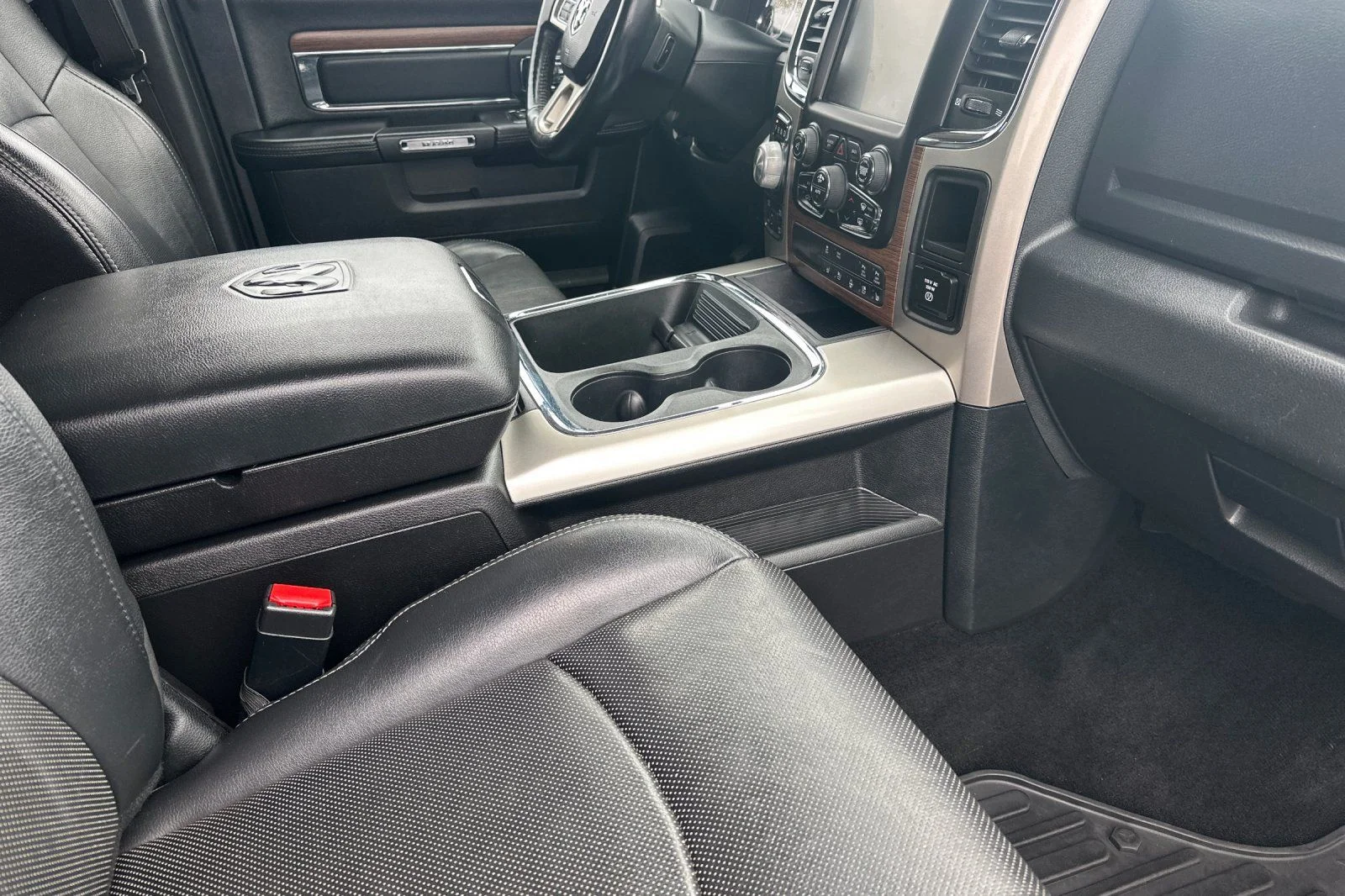 Used 2016 Gray Ram Laramie image 15