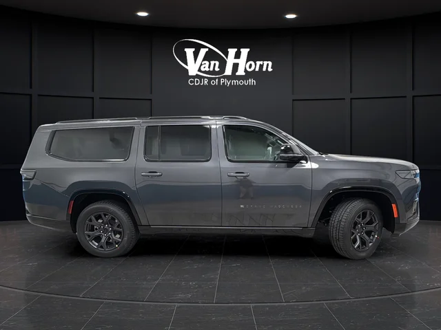 New 2026 Baltic-Gray Metallic Clear-Coat Exterior Paint Jeep Limited Altitude image 8
