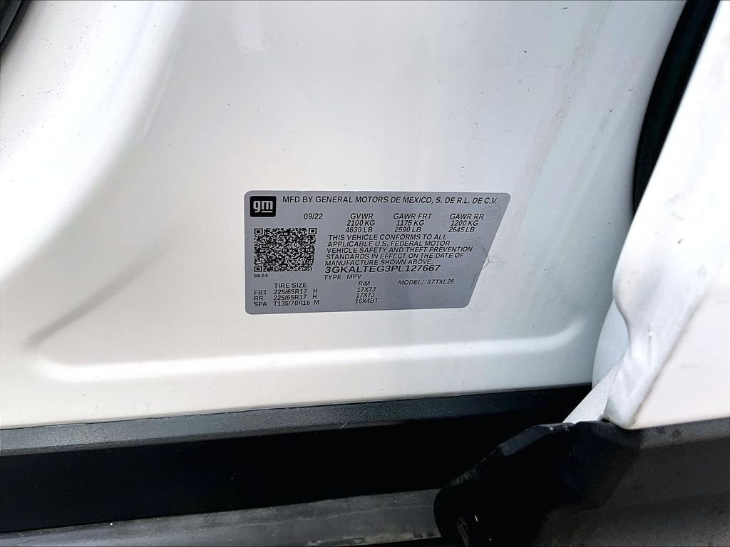 Used 2023 White GMC SLE image 27