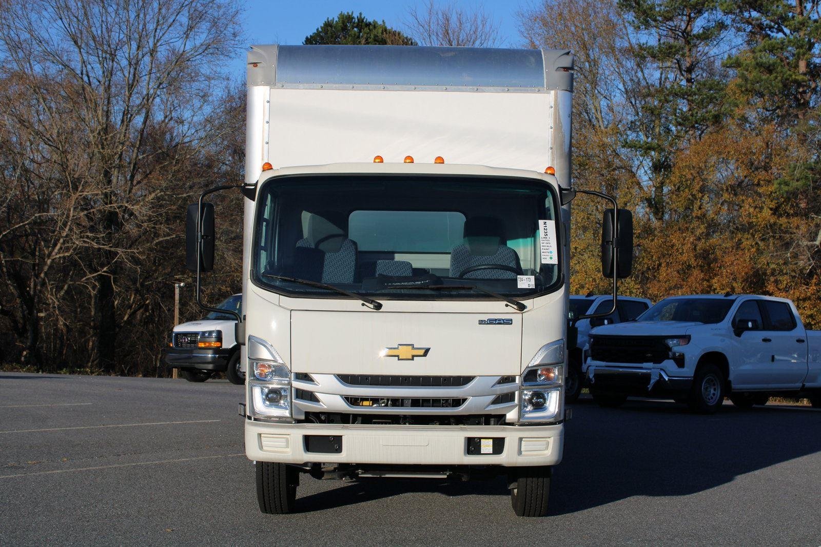 New 2024 Arc White Chevrolet  image 2