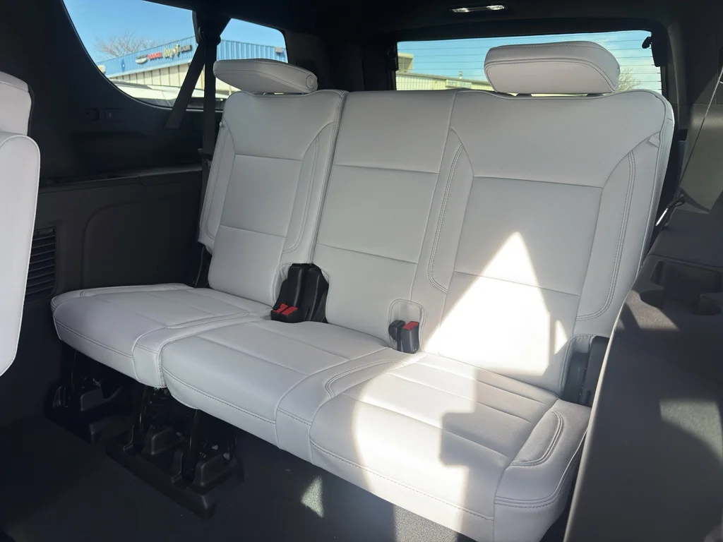 2026 Chevrolet Suburban Premier - Photo 15