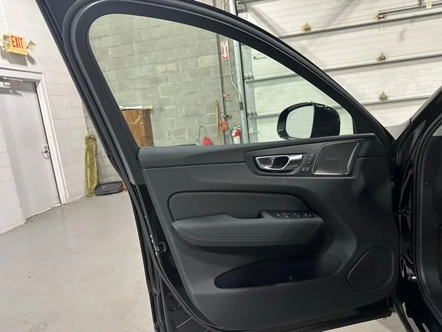 New 2026 Onyx Black Volvo Ultra image 11