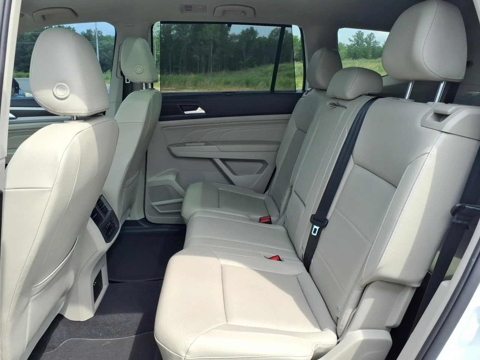 Used 2023 Pure White Volkswagen 2.0T SE w/Technology image 20