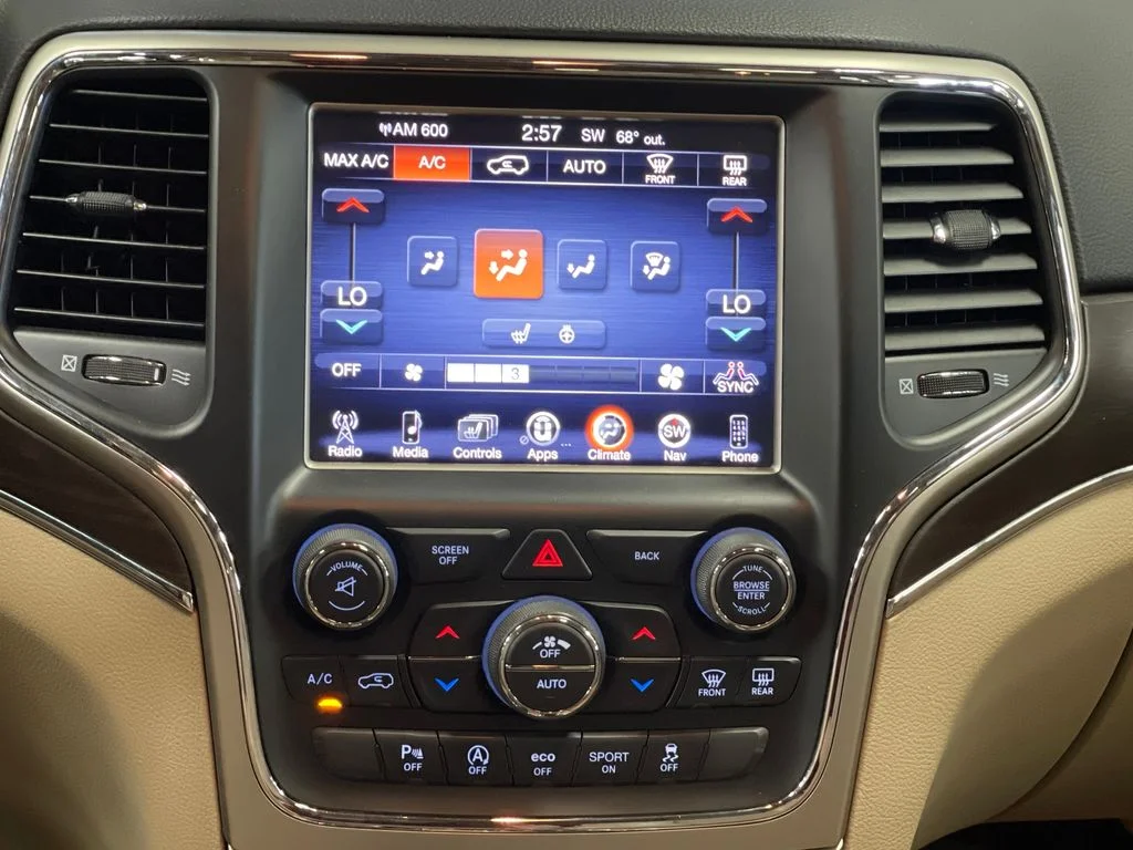 Used 2016 Beige Jeep Limited image 21