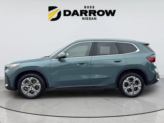 Used 2023 Green BMW xDrive28i image 2
