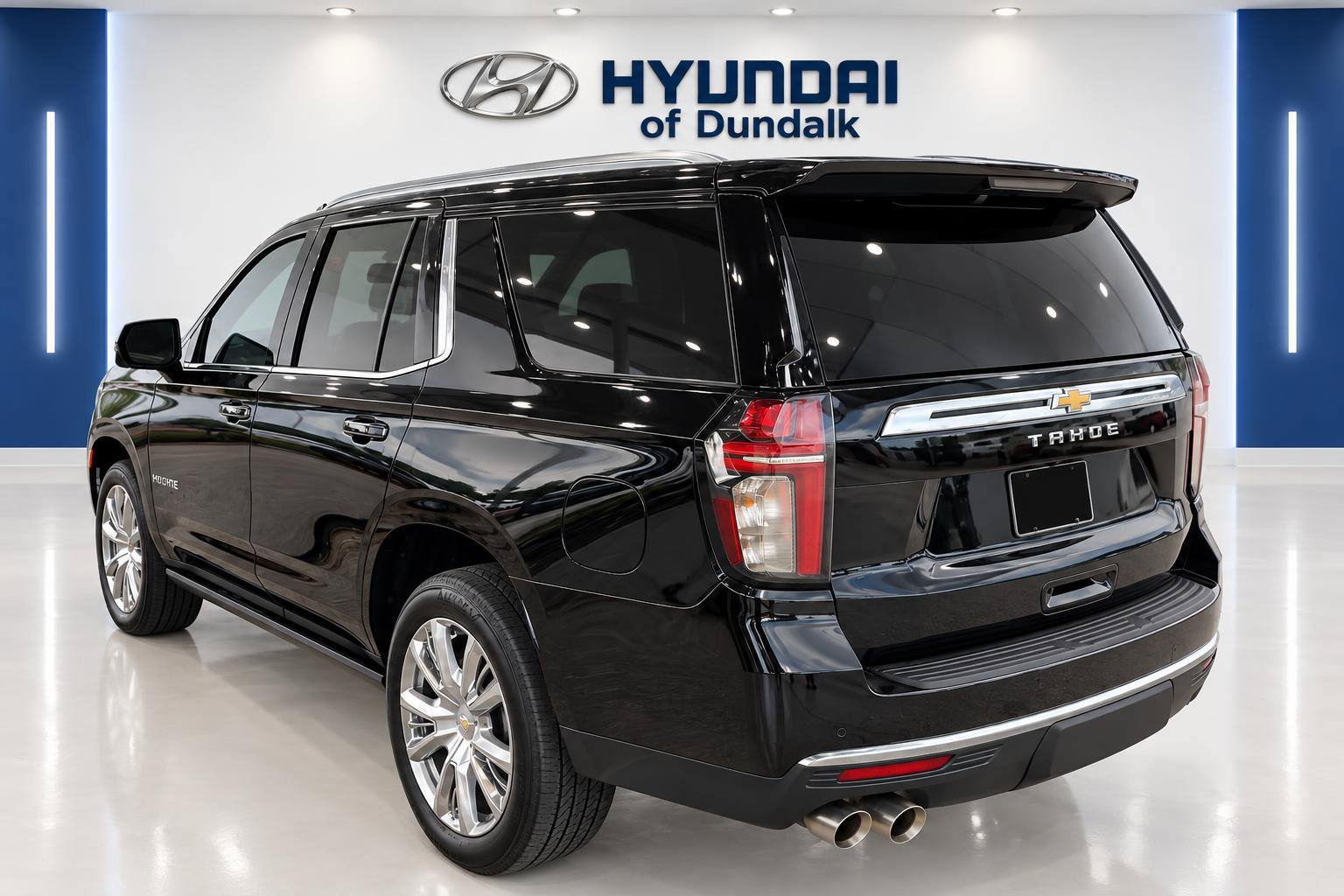 Used 2022 Black Chevrolet High Country image 2