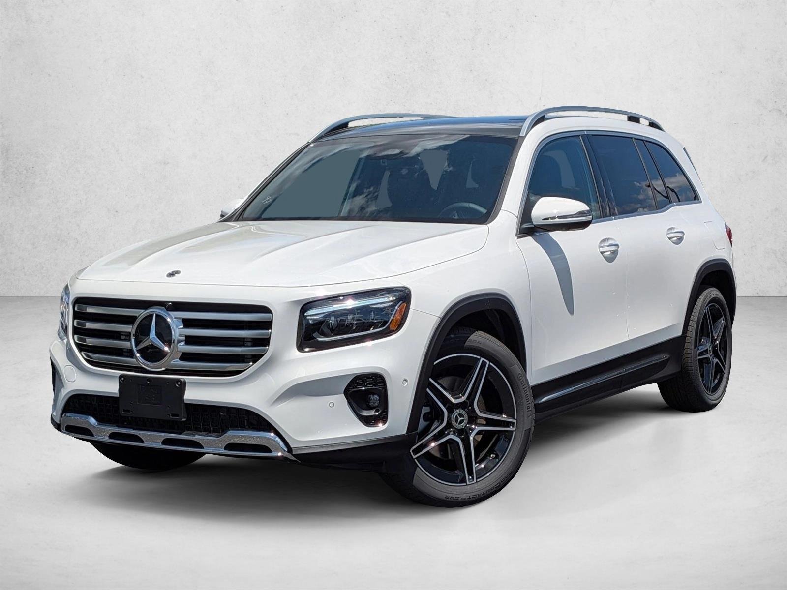 New 2026 Polar White Mercedes-Benz GLB250 image 1