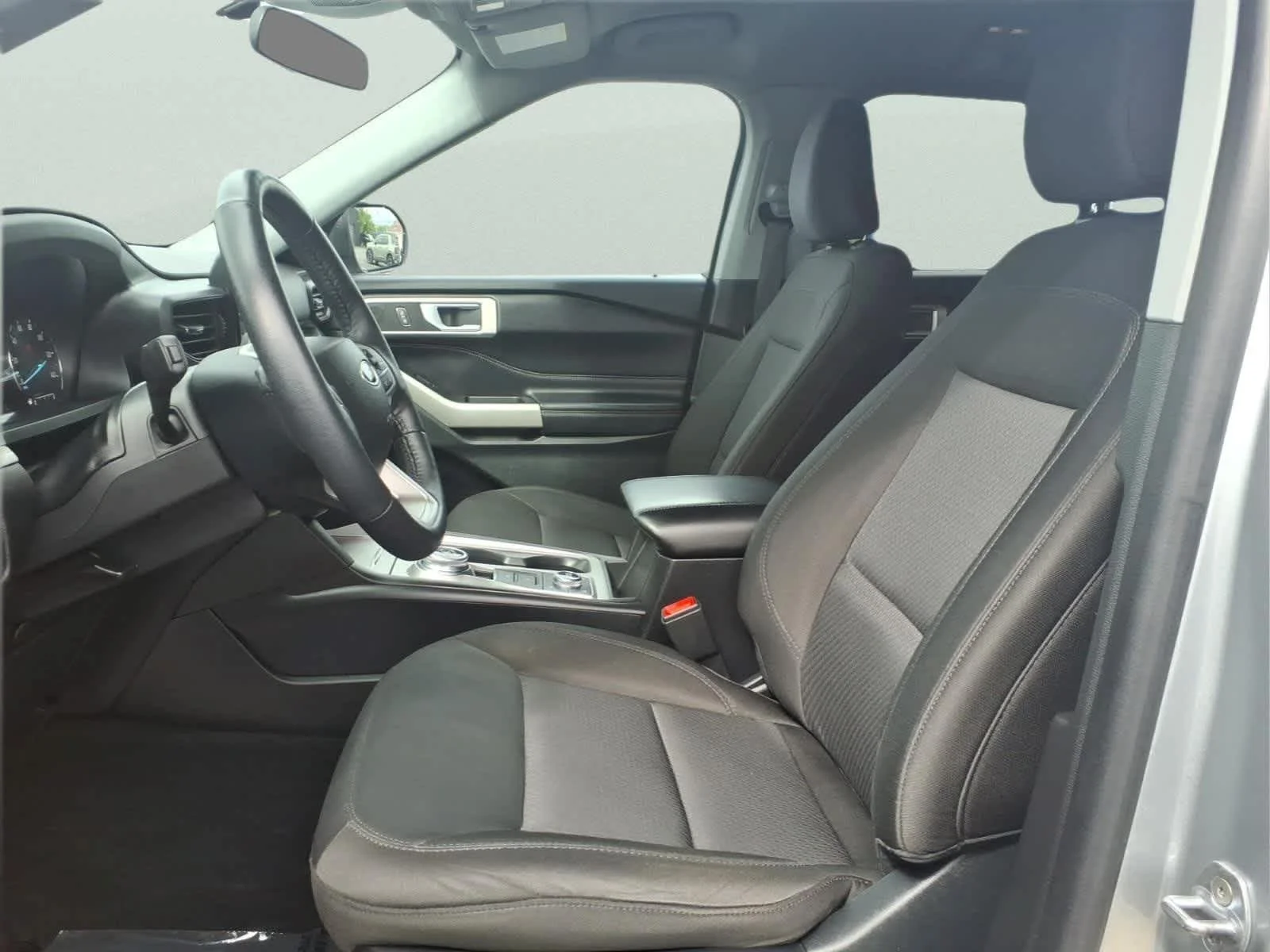 Used 2023 Iconic Silver Ford XLT image 16