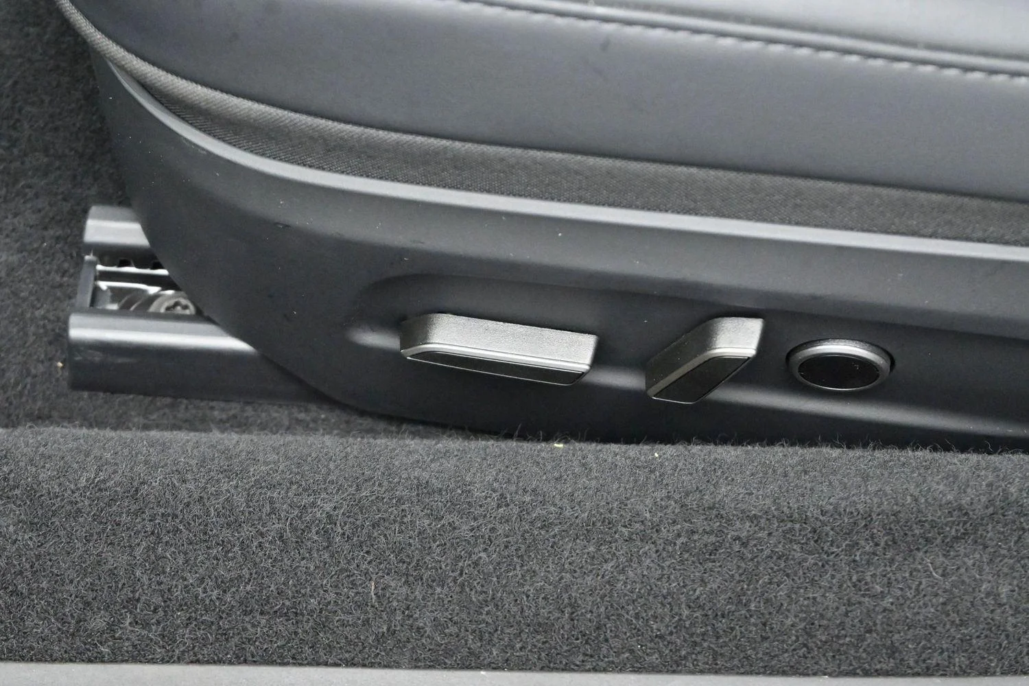 Used 2025 Black Tesla Long Range image 14