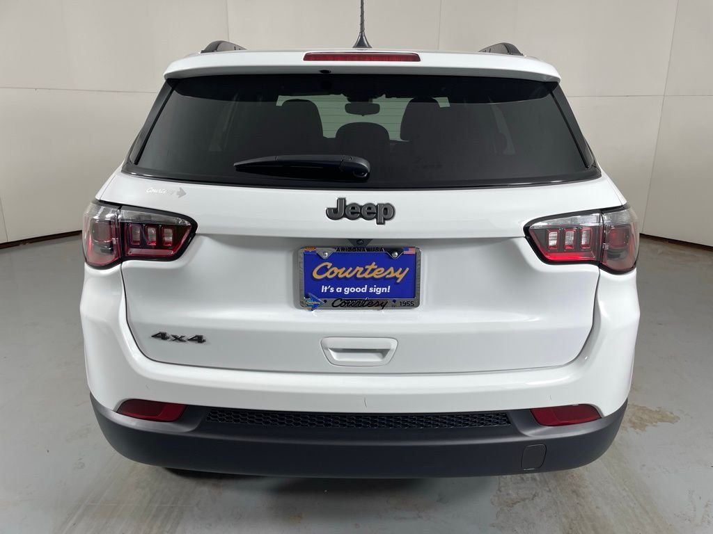 New 2026 Bright White Clearcoat Jeep Latitude image 7