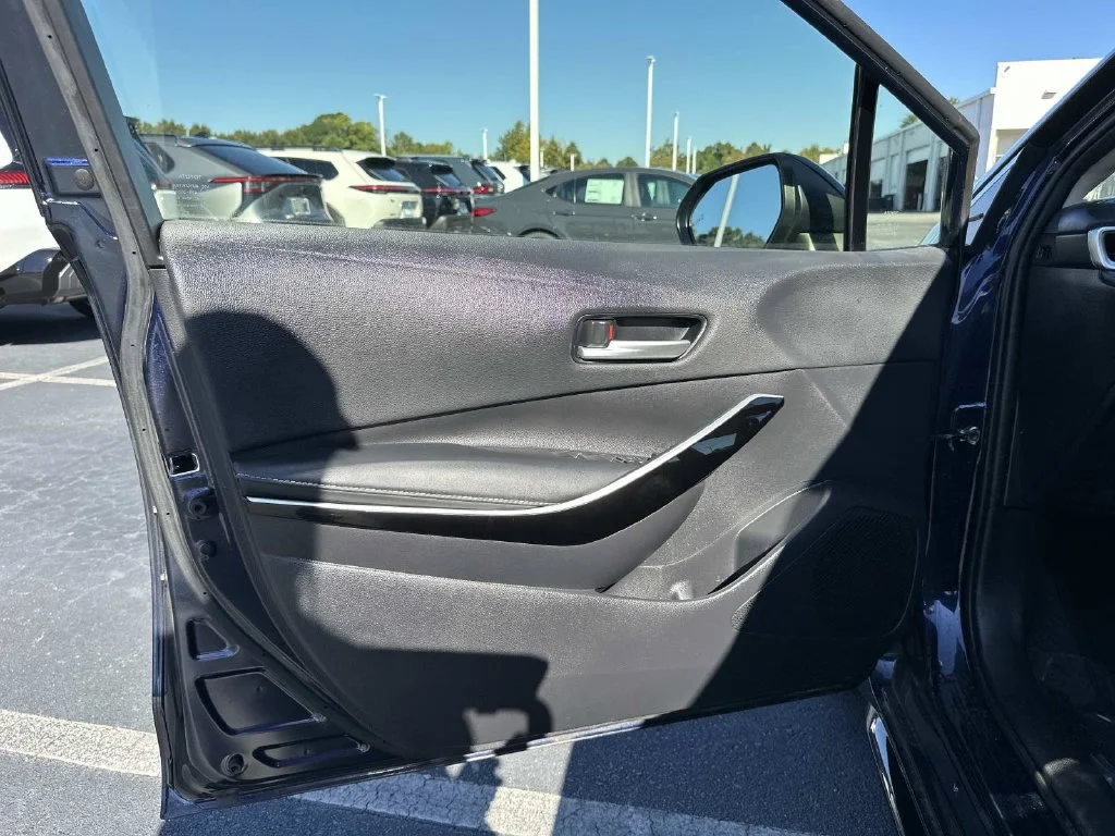 Certified Used 2025  Toyota XLE image 23