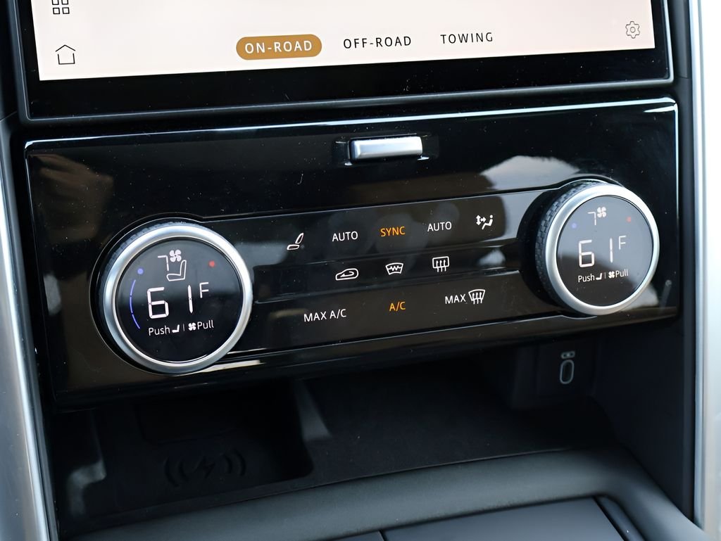 New 2026 Fuji White Land Rover Dynamic SE image 26