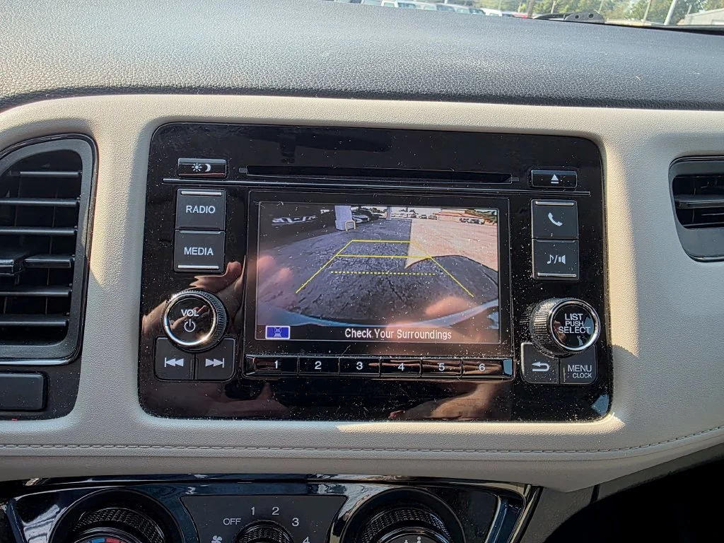 Used 2021 White Honda LX image 17