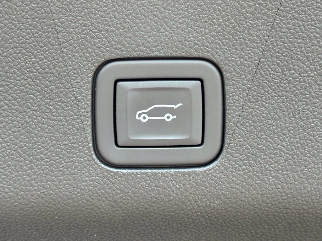 Used 2025 Black Cadillac Sport image 38