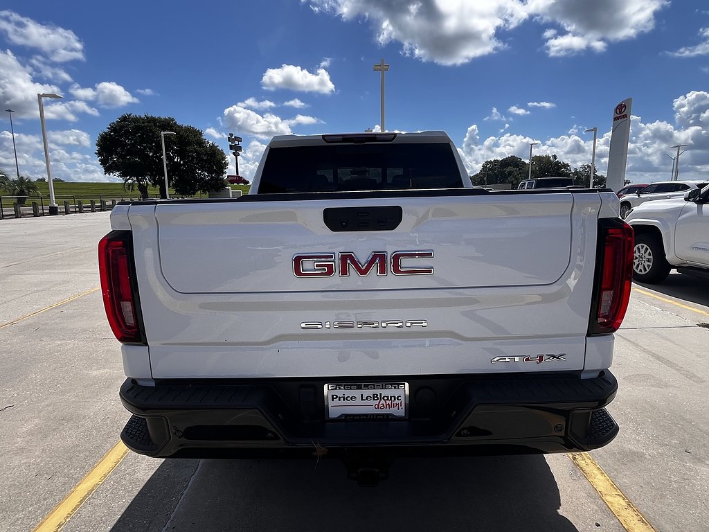 2025 GMC Sierra 1500 AT4X - Photo 4