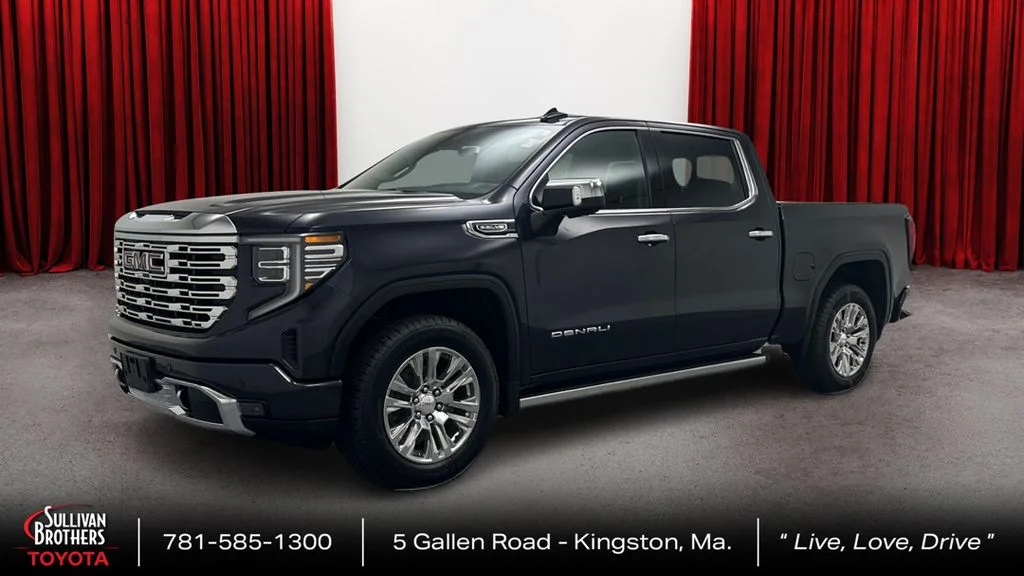 2022 GMC Sierra 4WD Crew Cab Short Box Denali's photo