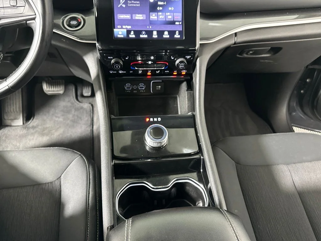 Used 2021 Gray Jeep Laredo image 17