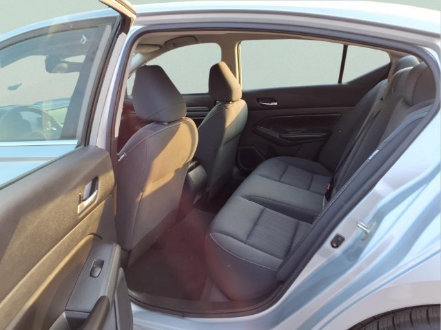 Used 2021 Silver Nissan S FWD image 15