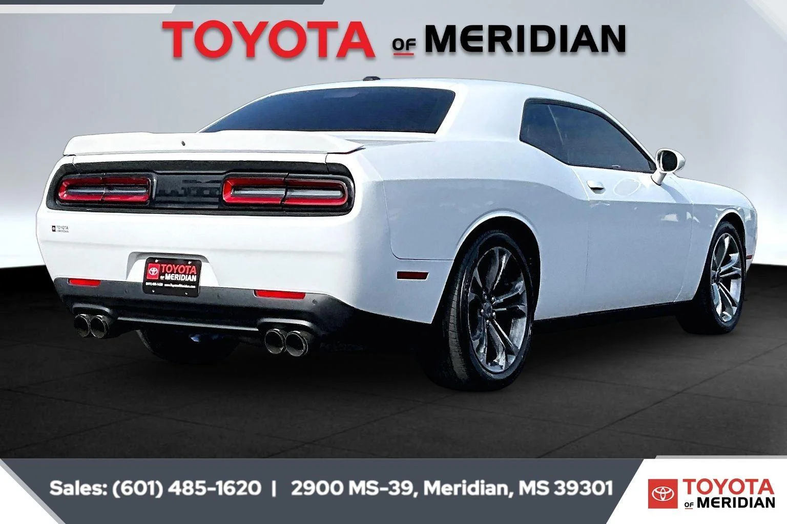 Used 2022 White Knuckle Clearcoat Dodge R/T image 11