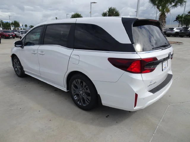 New 2027 Platinum White Pearl Honda Touring image 6