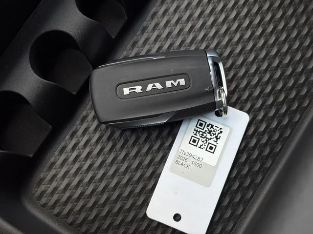 New 2026 Diamond Black Crystal Pearl-Coat Exterior Paint RAM Big Horn/Lone Star image 31
