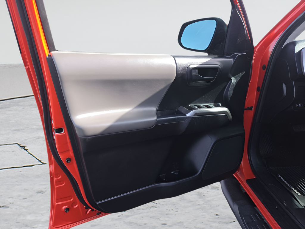 Used 2017 Red Toyota SR5 image 13